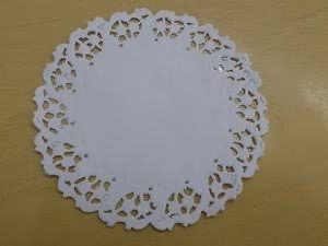 FUNDO RENDADO TAPETINHO 11CM (PCT COM100) em Bom Jesus dos Perdões SP