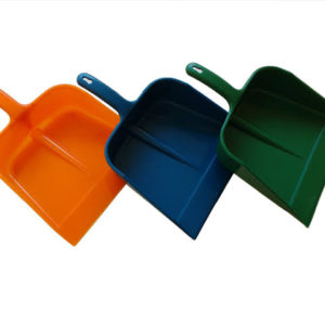 PÁ PARA LIXO PLÁSTICA CABO CURTO em Bom Jesus dos Perdões SP