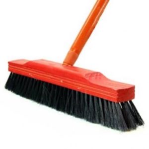 VASSOURA DE PELO SINTÉTICO 40 CM em Bom Jesus dos Perdões SP